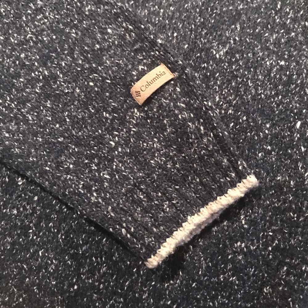 Like New Columbia XL long sleeve sweater, EUC - Picture 3 of 6